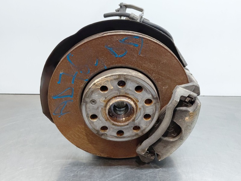 Recambio de mangueta delantera derecha para volkswagen t-roc r-line referencia OEM IAM 5Q0407256S  