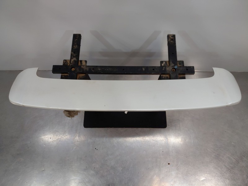 Recambio de aleron trasero para toyota rav 4 advance referencia OEM IAM 7608542903A1  
