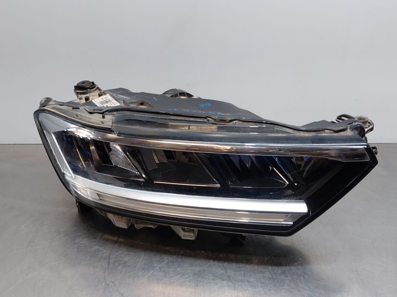 Recambio de faro derecho para volkswagen t-roc r-line referencia OEM IAM 2GA941006F  