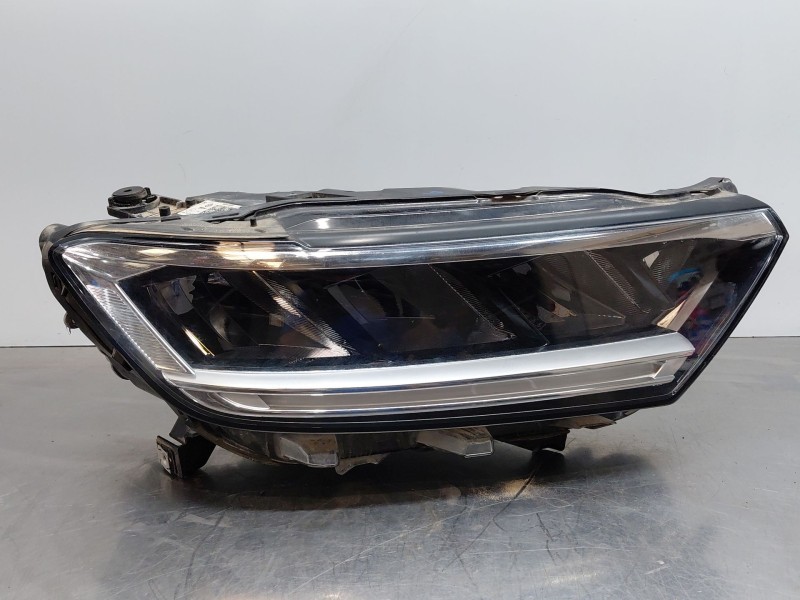 Recambio de faro derecho para volkswagen t-roc r-line referencia OEM IAM 2GA941006F  