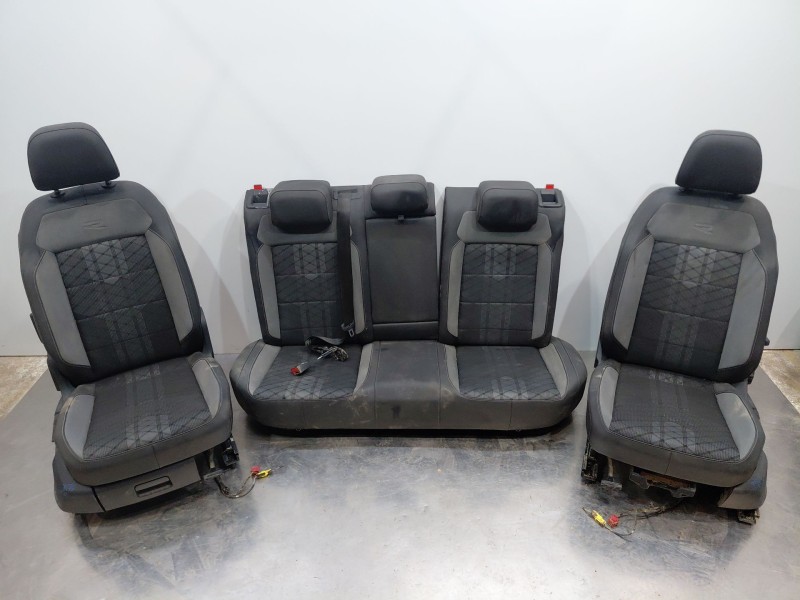 Recambio de juego asientos completo para volkswagen t-roc r-line referencia OEM IAM 2GA881775B 2GA881805EC 2GA881375B