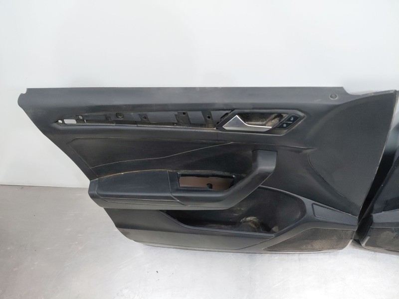 Recambio de juego asientos completo para volkswagen t-roc r-line referencia OEM IAM 2GA881775B 2GA881805EC 2GA881375B