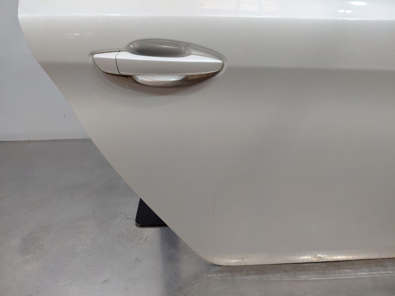 Recambio de puerta trasera derecha para peugeot 308 acces referencia OEM IAM 9802165580  