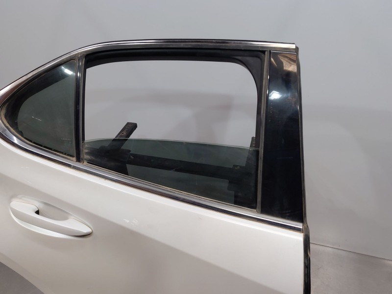 Recambio de puerta trasera derecha para lexus ux (za10) essence referencia OEM IAM 6700379035  