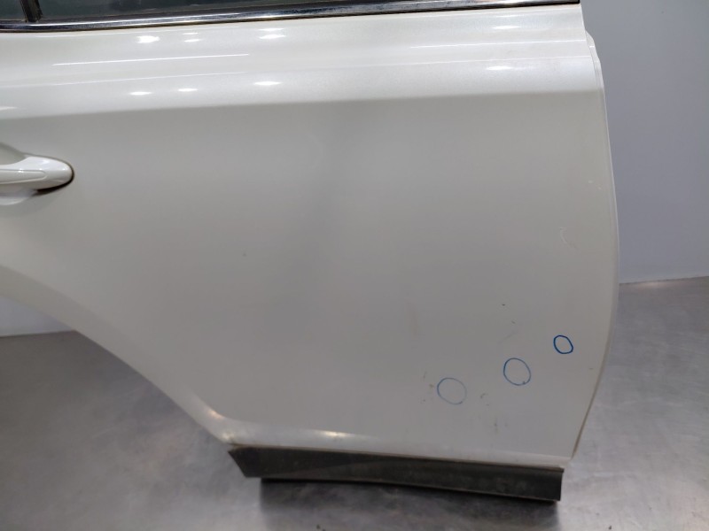 Recambio de puerta trasera derecha para toyota rav 4 advance referencia OEM IAM 670030R110  