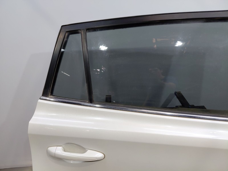Recambio de puerta trasera derecha para toyota rav 4 advance referencia OEM IAM 670030R110  