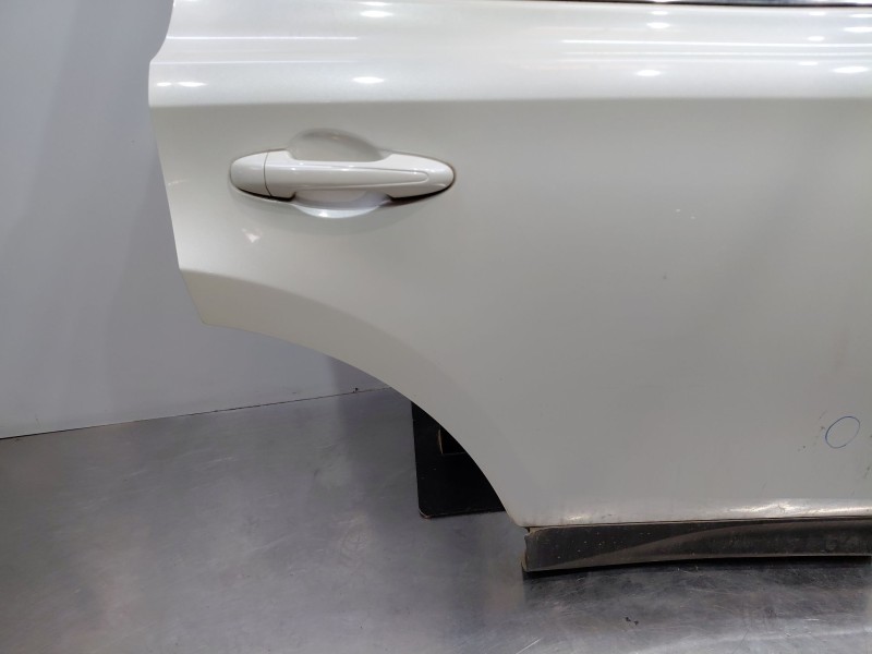 Recambio de puerta trasera derecha para toyota rav 4 advance referencia OEM IAM 670030R110  