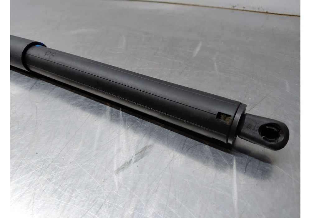 Recambio de amortiguadores maletero / porton para mercedes-benz clase gla (w156) 200 d referencia OEM IAM   