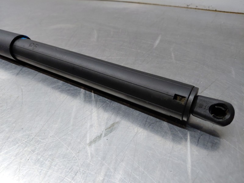 Recambio de amortiguadores maletero / porton para mercedes-benz clase gla (w156) 200 d referencia OEM IAM   