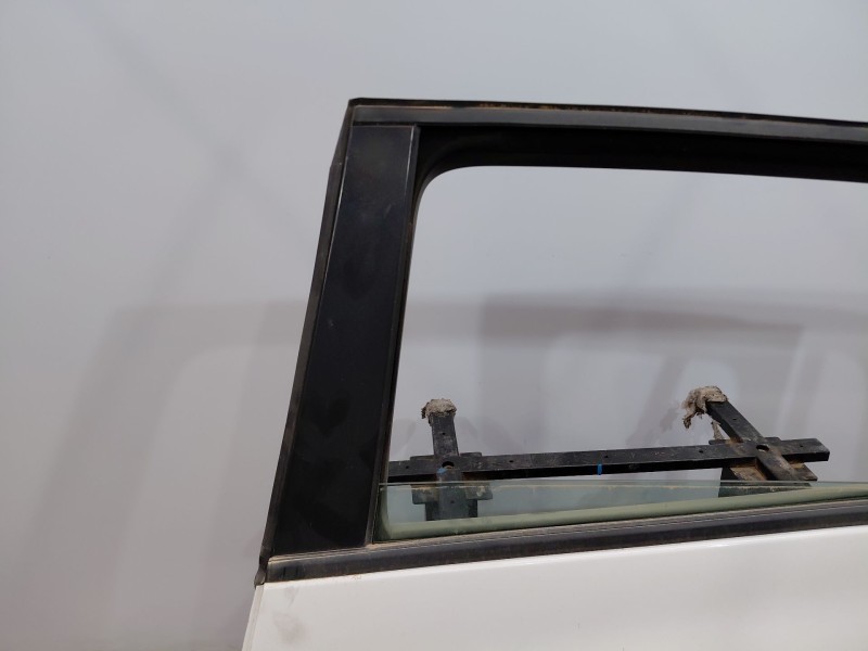 Recambio de puerta trasera izquierda para opel zafira tourer selective referencia OEM IAM 13355182  