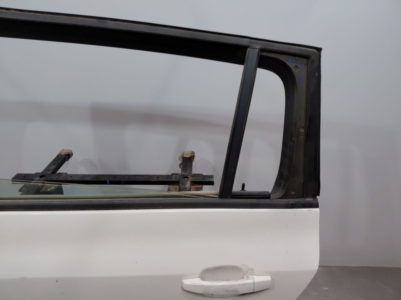 Recambio de puerta trasera izquierda para opel zafira tourer selective referencia OEM IAM 13355182  