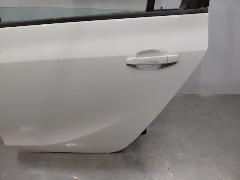Recambio de puerta trasera izquierda para opel zafira tourer selective referencia OEM IAM 13355182  
