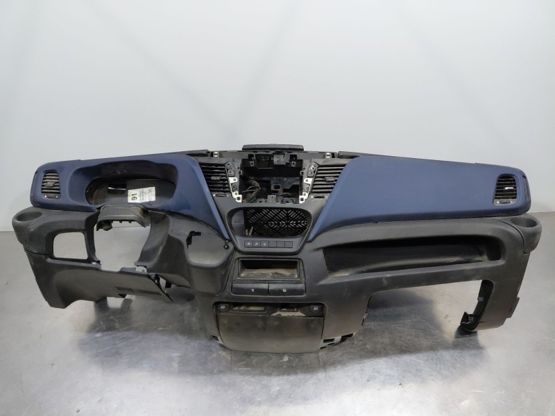 Recambio de salpicadero para iveco daily 35s16 35-160 referencia OEM IAM   