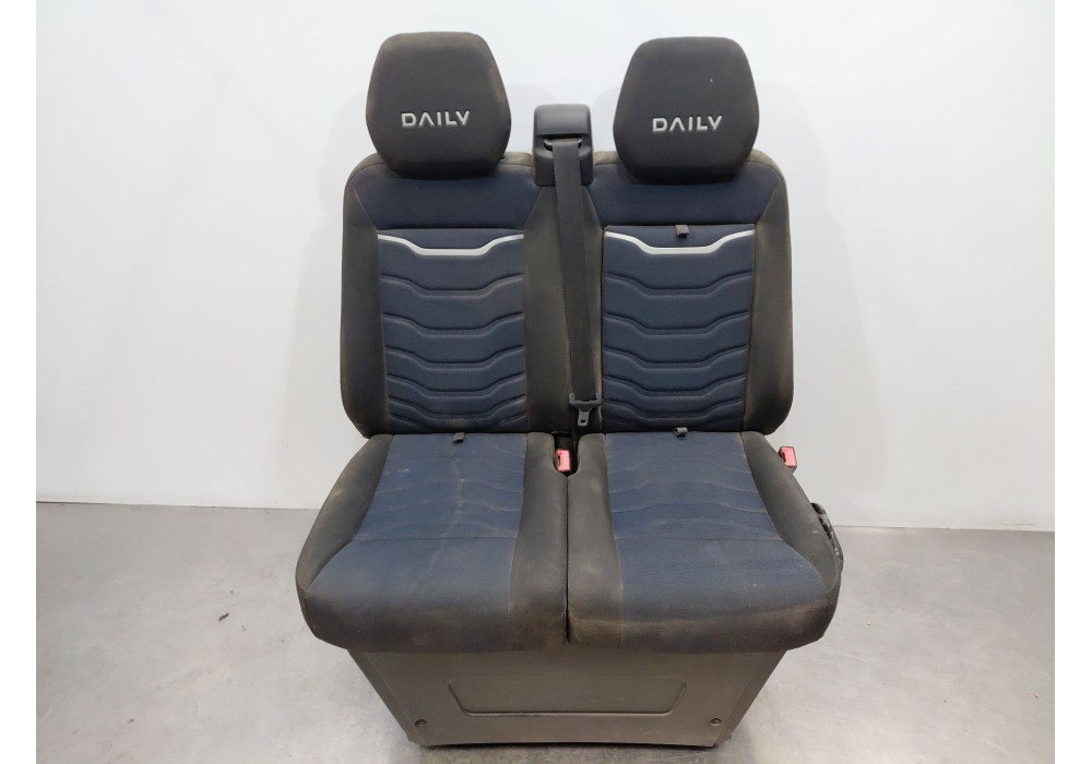 Recambio de asiento delantero derecho para iveco daily 35s16 35-160 referencia OEM IAM 5803394949  