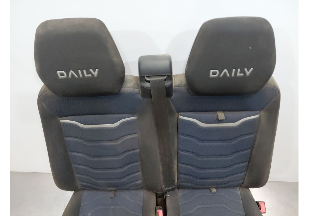 Recambio de asiento delantero derecho para iveco daily 35s16 35-160 referencia OEM IAM 5803394949  