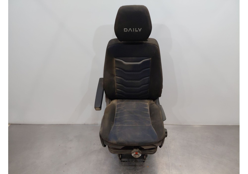 Recambio de asiento delantero izquierdo para iveco daily 35s16 35-160 referencia OEM IAM 5802232896  