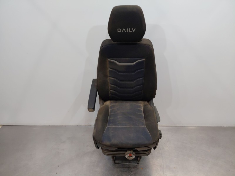 Recambio de asiento delantero izquierdo para iveco daily 35s16 35-160 referencia OEM IAM 5802232896  