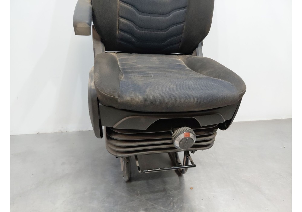 Recambio de asiento delantero izquierdo para iveco daily 35s16 35-160 referencia OEM IAM 5802232896  