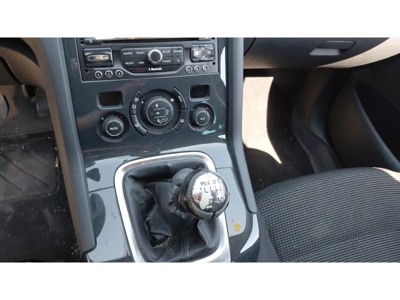 peugeot 5008 (0u_, 0e_) del año 2014