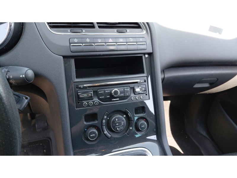 peugeot 5008 (0u_, 0e_) del año 2014