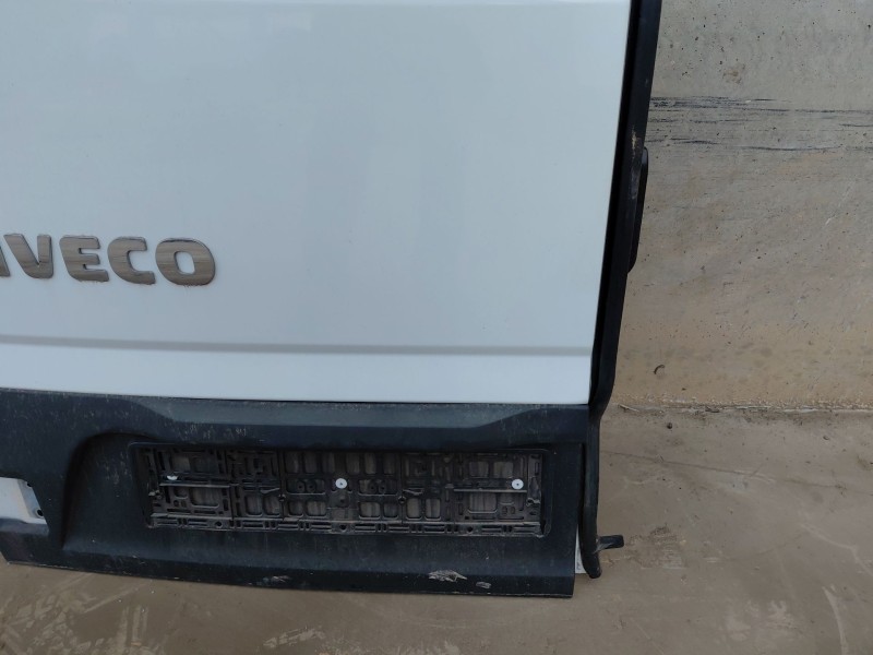 Recambio de puerta trasera izquierda para iveco daily 35s16 35-160 referencia OEM IAM   