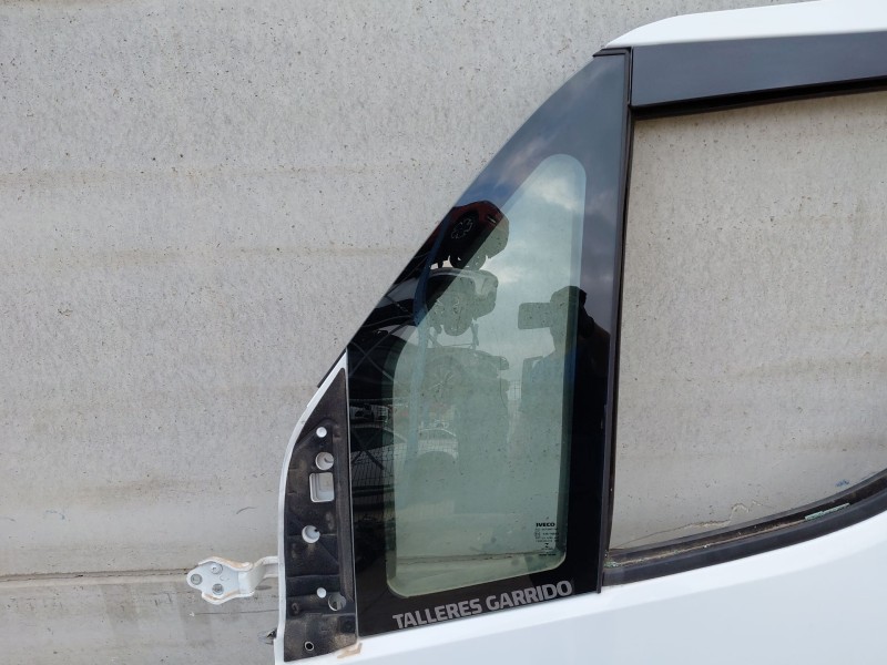 Recambio de puerta delantera izquierda para iveco daily 35s16 35-160 referencia OEM IAM   