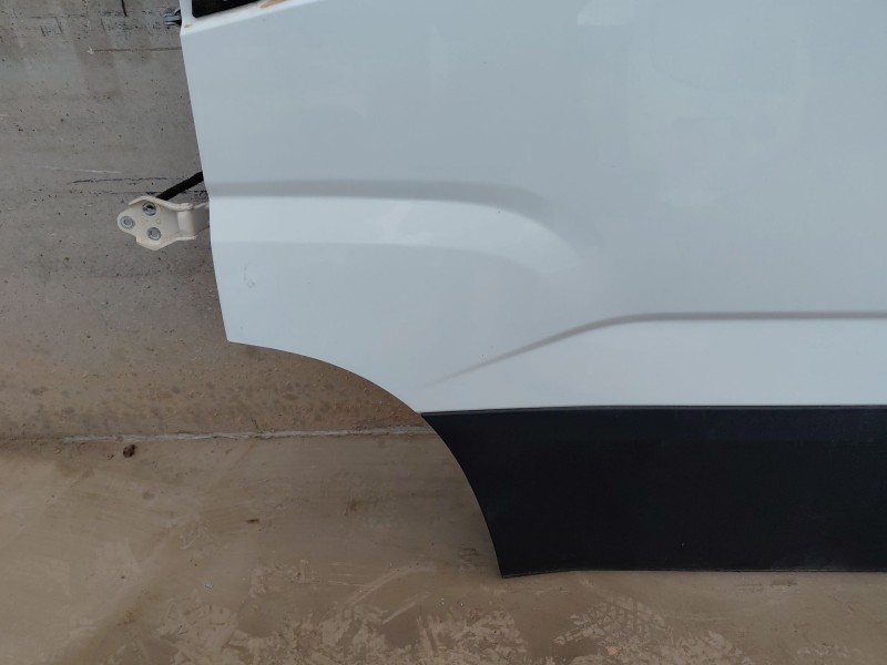 Recambio de puerta delantera izquierda para iveco daily 35s16 35-160 referencia OEM IAM   