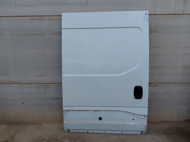 Recambio de puerta lateral corredera derecha para iveco daily 35s16 35-160 referencia OEM IAM   