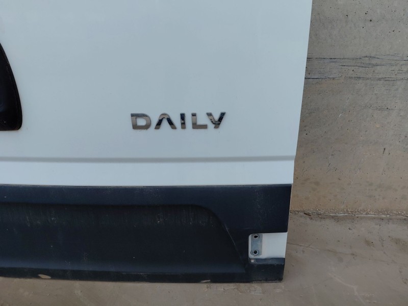 Recambio de puerta trasera derecha para iveco daily 35s16 35-160 referencia OEM IAM   