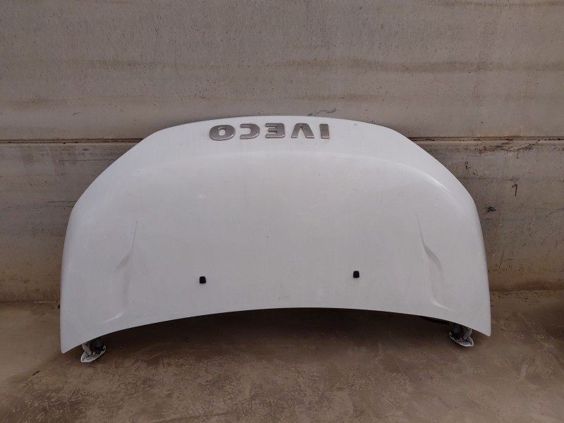 Recambio de capot para iveco daily 35s16 35-160 referencia OEM IAM   