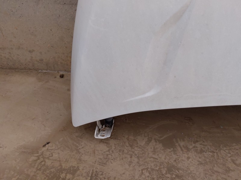 Recambio de capot para iveco daily 35s16 35-160 referencia OEM IAM   