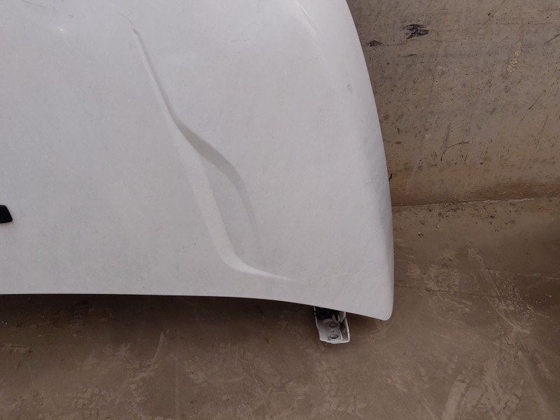 Recambio de capot para iveco daily 35s16 35-160 referencia OEM IAM   