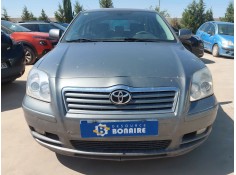 toyota avensis (_t25_) del año 2004