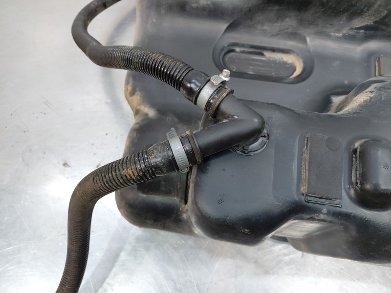 Recambio de deposito combustible para iveco daily 35s16 35-160 referencia OEM IAM   