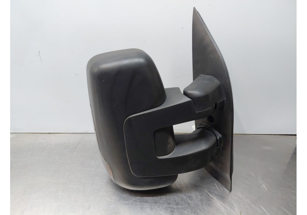 Recambio de retrovisor derecho para iveco daily 35s16 35-160 referencia OEM IAM   