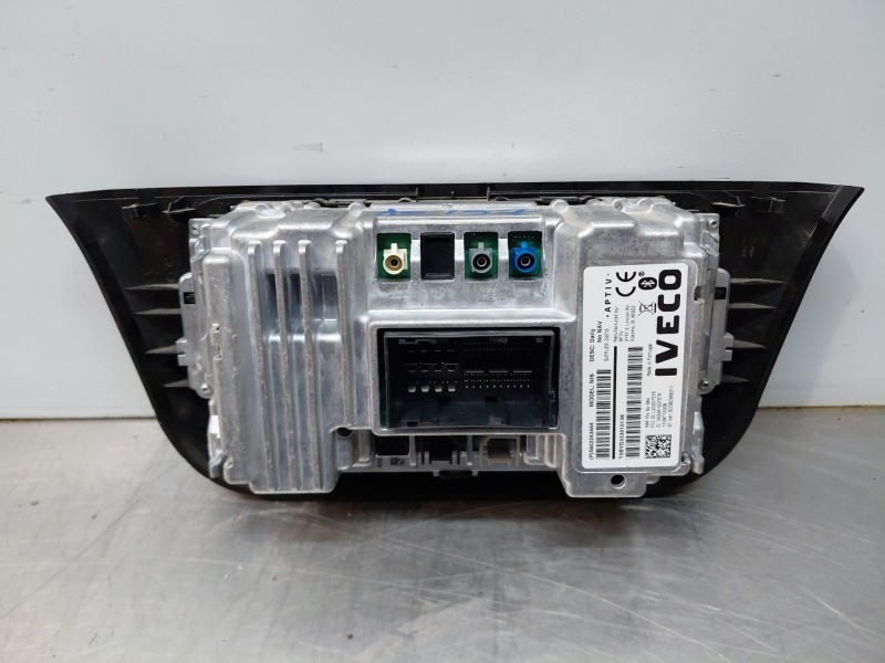 Recambio de sistema audio / radio cd para iveco daily 35s16 35-160 referencia OEM IAM   
