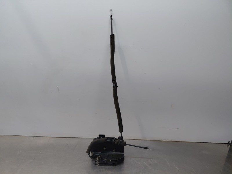 Recambio de cerradura puerta delantera derecha para iveco daily 35s16 35-160 referencia OEM IAM   