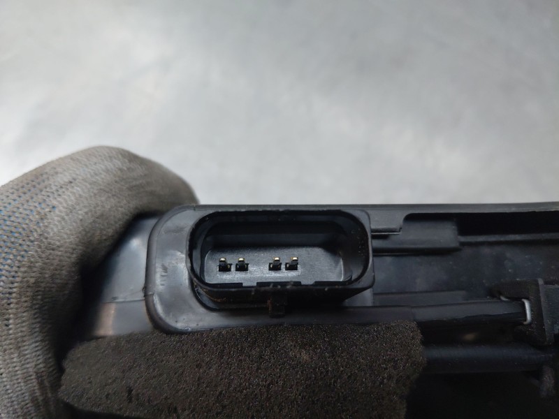 Recambio de cerradura puerta delantera derecha para iveco daily 35s16 35-160 referencia OEM IAM   