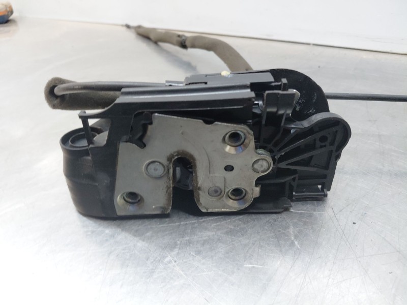 Recambio de cerradura puerta delantera derecha para iveco daily 35s16 35-160 referencia OEM IAM   