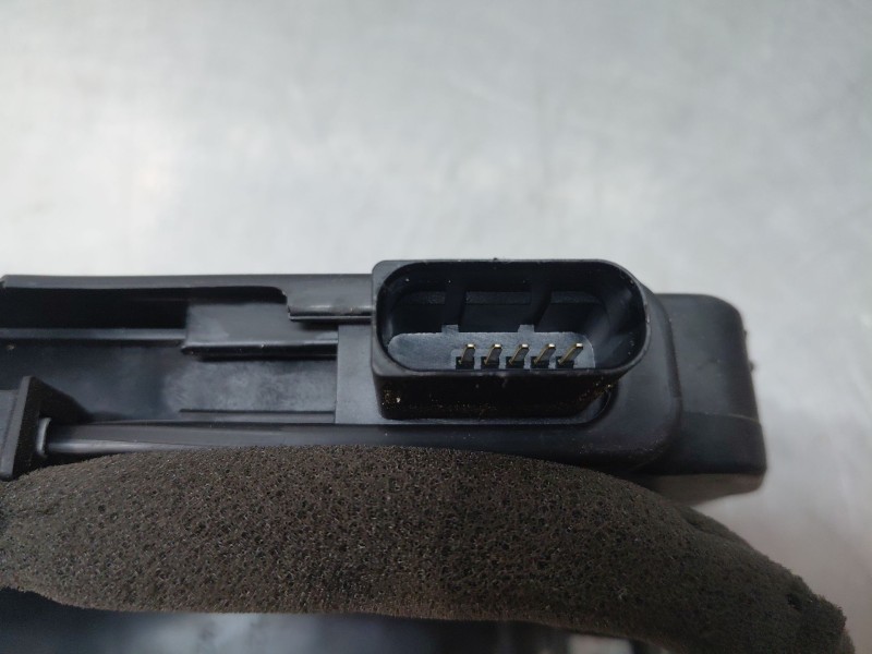 Recambio de cerradura puerta delantera izquierda para iveco daily 35s16 35-160 referencia OEM IAM   