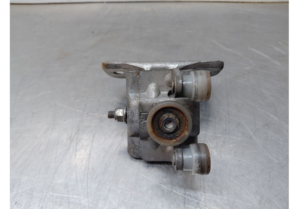 Recambio de soporte / guia puerta corredera para iveco daily 35s16 35-160 referencia OEM IAM   