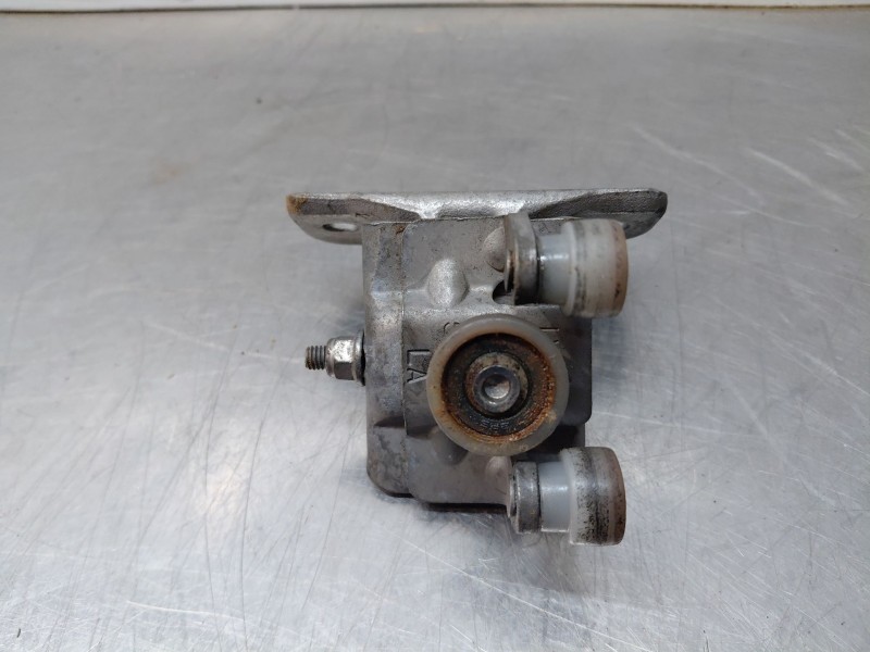 Recambio de soporte / guia puerta corredera para iveco daily 35s16 35-160 referencia OEM IAM   