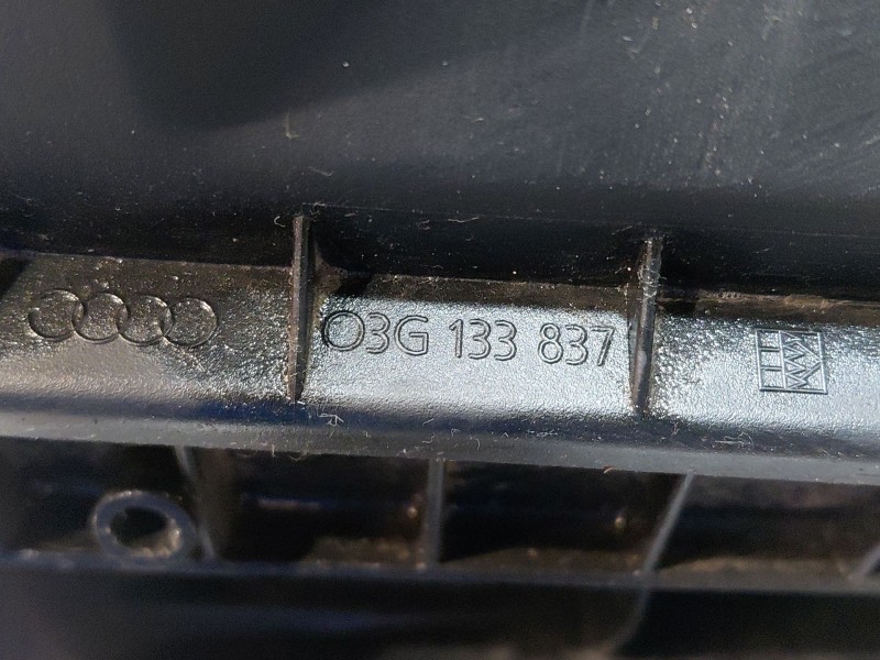 Recambio de filtro aire para audi a4 b7 (8ec) 2.0 tfsi quattro referencia OEM IAM 03G133837  
