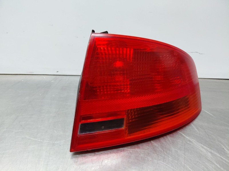 Recambio de piloto trasero derecho para audi a4 b7 (8ec) 2.0 tfsi quattro referencia OEM IAM 8E5945096  