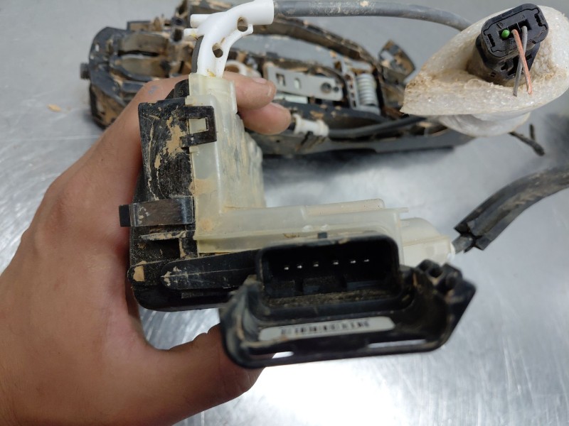 Recambio de cerradura puerta delantera derecha para peugeot 508 active referencia OEM IAM 9816520280  
