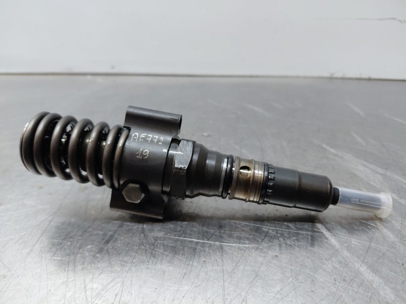 Recambio de inyector para audi a4 b7 (8ec) 2.0 tfsi quattro referencia OEM IAM 03G130073G  