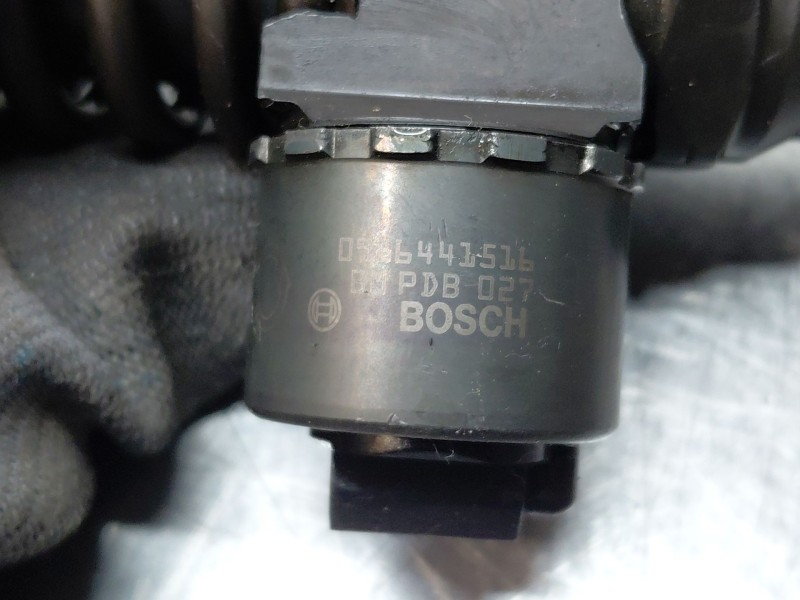 Recambio de inyector para audi a4 b7 (8ec) 2.0 tfsi quattro referencia OEM IAM 03G130073G  