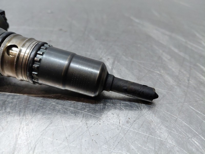 Recambio de inyector para audi a4 b7 (8ec) 2.0 tfsi quattro referencia OEM IAM 03G130073G  