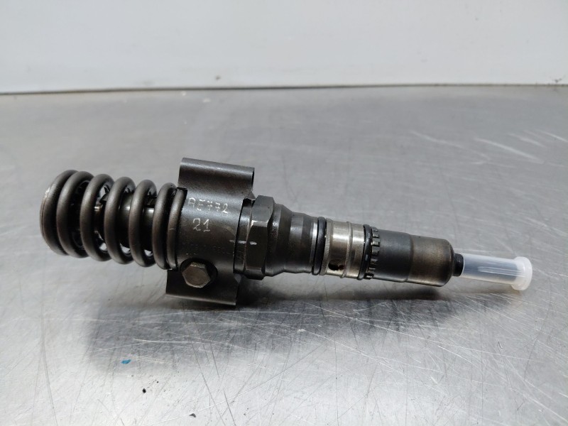 Recambio de inyector para audi a4 b7 (8ec) 2.0 tfsi quattro referencia OEM IAM 03G130073G  