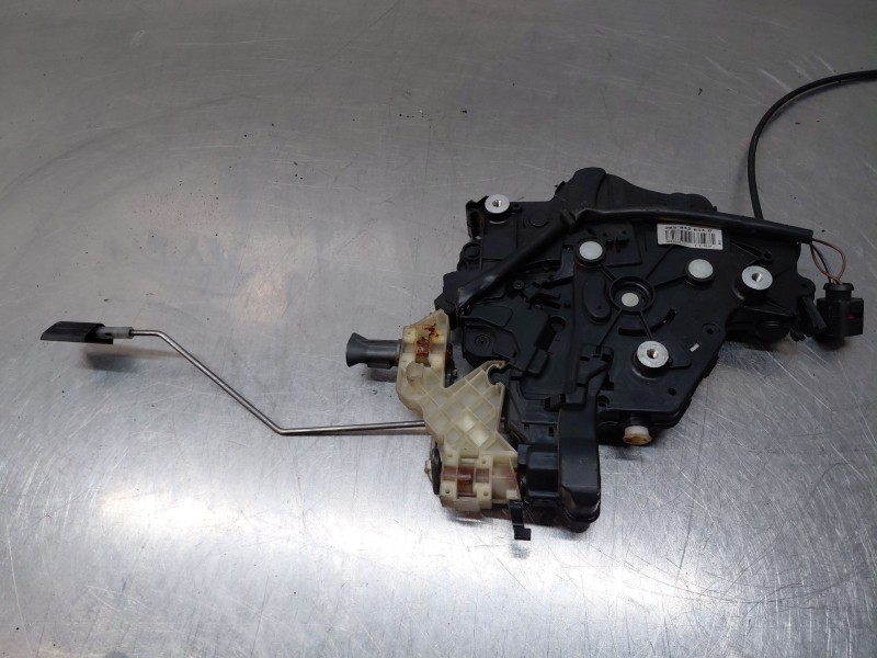 Recambio de cerradura puerta lateral derecha para volkswagen caddy ka/kb (2c) monospace referencia OEM IAM   